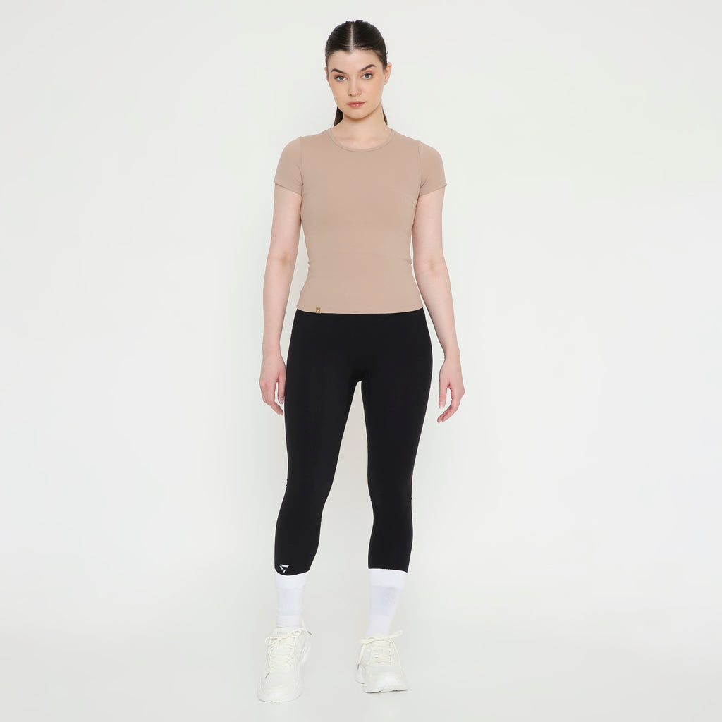 Seamless fitted top