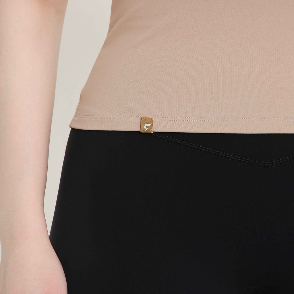 Seamless fitted top