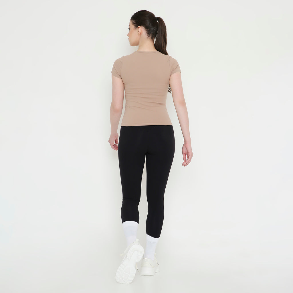 Seamless fitted top