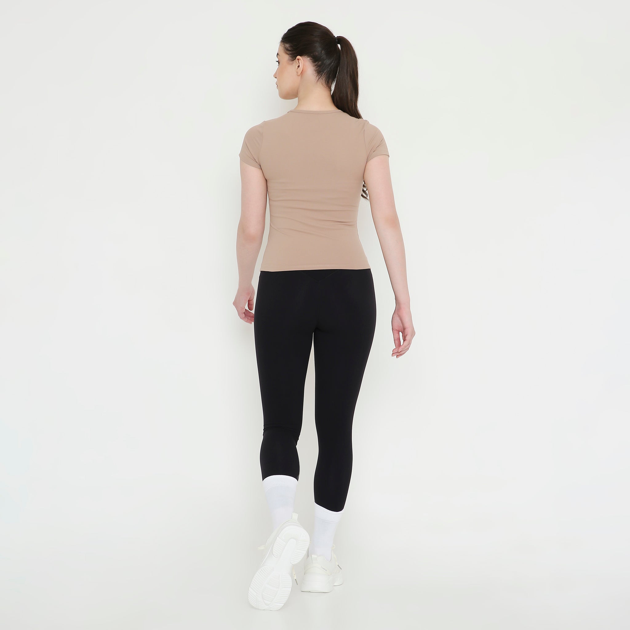 Seamless fitted top